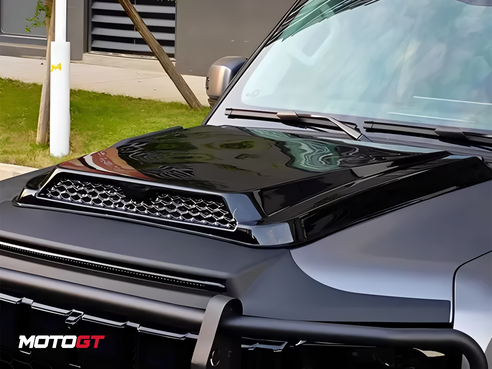 JETOUR T2 GLOSS BLACK HOOD VENT